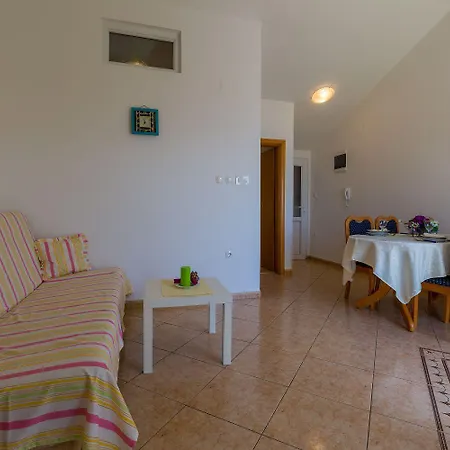 Beeindruckendes Mit Dachterrasse, Meerblick, Elektrogrill - Nur 350 Meter Zum Διαμέρισμα Dramalj