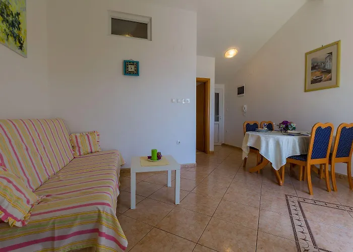 Beeindruckendes Mit Dachterrasse, Meerblick, Elektrogrill - Nur 350 Meter Zum Apartamento Dramalj